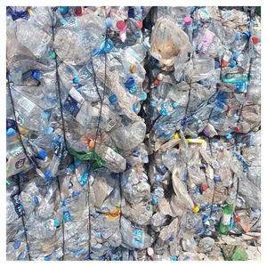 Chatarra de botellas PET de alta calidad para reciclaje en hojuelas, gránulos y productos plásticos nuevos a precios de fábrica al por mayor. - Product Image 1