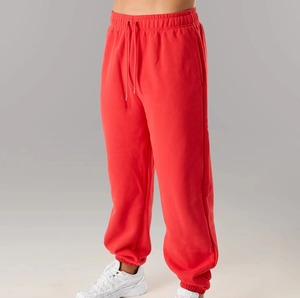 Pantalon de jogging ample et surdimensionné en molleton français pour femme avec logo personnalisé, 100 % coton épais, style hip-hop, idéal pour le sport et la gym - Product Image 3