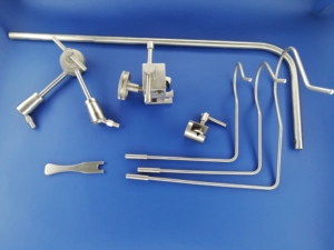 ชุดเครื่องมือผ่าตัดแบบมีดามยึด Martin Arm Surgical Retractor System รุ่น A+ แบบแมนนวล คลาส I สแตนเลสสตีล 3 ขา STKR.SUG BOX ได้รับการรับรองมาตรฐาน CE รับประกัน 1 ปี - Product Image 4