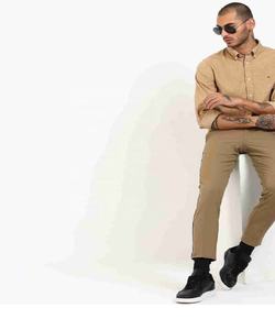 Nueva llegada 2023 200 GSM Fashion Look Tight Fitted Camisa exclusiva para hombre para verano e invierno Algodón Stock lote de Bangladesh - Product Image 1