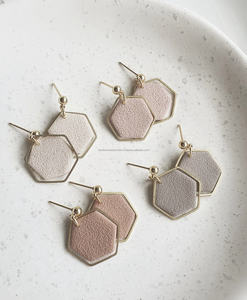 Pendientes de corazón de flores multicolores, joyería de resina de alta calidad, superligeros y pendientes de corazón con estampado de flores de moda para mujer - Product Image 1