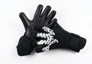 Guantes de portero de fútbol con estampado de leopardo rojo, con correa ajustable para la muñeca, protección completa para los dedos, equipo deportivo unisex - Product Image 6