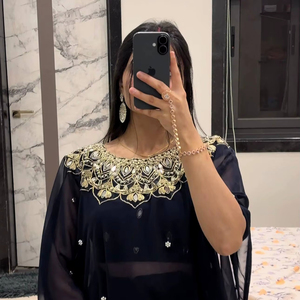ชุดส่าหรีสำเร็จรูป Georgette พร้อมงานปักกระจกและมุกแท้ งานปักด้วยกระจกและมุกแท้ - Product Image 1
