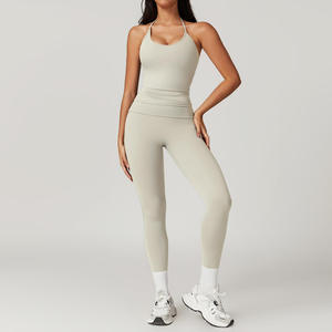 Ensemble de yoga personnalisé pour femme avec logo – Leggings taille haute et brassière de sport respirants, séchage rapide, en nylon, tenue de fitness sans couture, vêtements de sport pour la gym et l'entraînement - Product Image 4