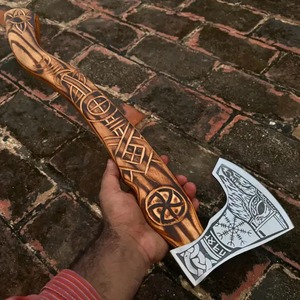 Hacha Vikinga Edge Master Manufacture con Patrón de Valquiria Grabado, Hoja de Acero al Carbono Industrial con Acabado Escarchado, Mango de Madera, ODM, DIY - Product Image 3