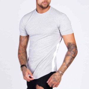 T-shirt à manches raglan noires pour homme avec bordure rouge et blanche, coupe ajustée, col rond, vêtement décontracté - Product Image 2