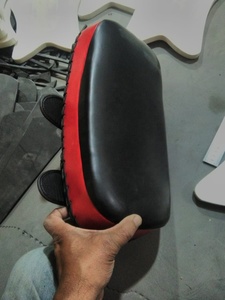 Almohadillas de boxeo personalizadas, almohadilla de entrenamiento de Kick Pad curvado, MMA Focus Thai, venta al por mayor - Product Image 4