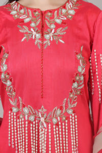 Elegante vestido étnico de 3 piezas para fiesta, color rosa, con cuentas, hilo Dana, lentejuelas y perlas. - Product Image 6
