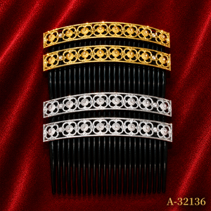Peineta Vintage Dorada y Plateada con Pedrería para Novia, Accesorio Decorativo Hecho a Mano para el Cabello, 13CM MOLL JEWELLERS - Product Image 2