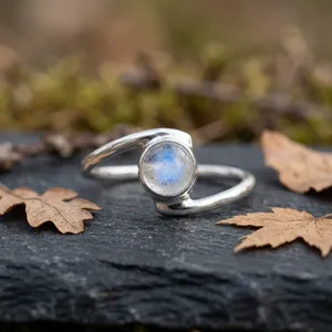 Bague en argent sterling 925 avec pierre de lune, sertissage clos, style minimaliste, pour usage quotidien, bague en pierre précieuse pour femme - Product Image 3