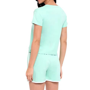 Conjunto de camiseta y pantalones cortos hasta la rodilla para mujer con logotipo personalizado, de algodón tejido, estilo urbano, corte regular, informal, hecho a medida en Pakistán. - Product Image 4