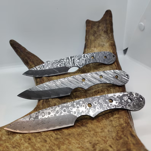 Cuchilla en bruto de acero de Damasco para camping, venta al por mayor, hoja de caza personalizada para fabricantes de cuchillos, EE. UU. y Europa, cuchilla utilitaria afilada como una navaja - Product Image 1