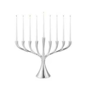Élégant Chandelier en Métal à 8 Bras pour Bougies Menorah, Décoration de Table Intérieure Stylée - Product Image 2