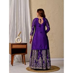 Ensemble haut-lehenga-dupatta pour femmes avec broderie et travail de séquence pour les fêtes - Product Image 3