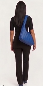 Bolso de Hombro de Lujo Personalizado para Mujer, Estilo Inglés, de Cuero Genuino Trenzado, Tipo Hobo, con Cierre de Cremallera y Cadenas, Venta al por Mayor - Product Image 4