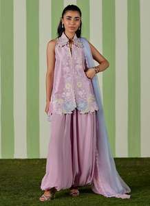 Vestidos de Fiesta Clásicos Pakistaníes Mini Bordados con Espalda Ilusoria, Perlas y Flores, 100% Seda - Product Image 2