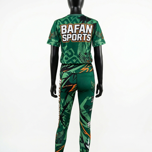 Conjunto de camiseta y leggings para mujer, poliéster spandex premium de 200 GSM, panel gráfico verde, sublimación, logotipo personalizado, conjuntos para mujer - Product Image 2