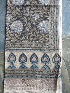 ผ้าฝ้ายโดบี้พิมพ์ลายคาลัมคารี ลายเรขาคณิตนามธรรม ผลิตด้วยมือจากอินเดีย สำหรับเสื้อผ้า เครื่องประดับ และของตกแต่ง - Product Image 5