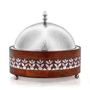 Calentador de Alimentos de Madera de Lujo con Tapa de Metal Martillado, Olla para Servir Buffet Árabe, para Uso en Hoteles y Catering - Product Image 1