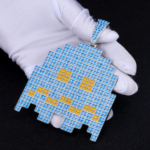 Pendentif en acier inoxydable motif dessin animé Pixel Ghost avec moissanite bleue et jaune, plaqué argent, style hip-hop, cadeau - Product Image 1