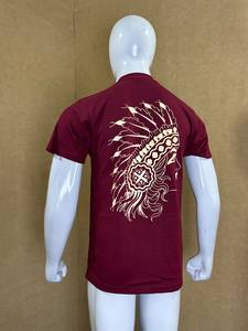 Camiseta de algodón para hombre, de manga corta, cuello redondo, color liso, con estampado de plumas en la espalda, estilo casual. - Product Image 1