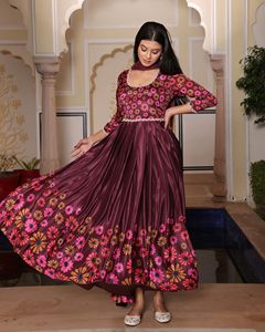 Meilleures ventes : Costume Anarkali pour femme, couleur café, manches 3/4, en crêpe de soie Chinon, semi-couture, séchage rapide, extensible, pour mariages et fêtes - Product Image 2