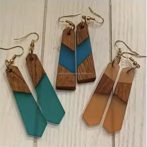 Pendientes de resina de lujo joyería designable para mujer pendiente de epoxi de resina de moda diseño personalizado respetuoso con el medio ambiente - Product Image 1