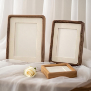 Marco de fotos de madera personalizado más vendido para obras de arte, fotos o certificados, con una construcción robusta y resistente a los arañazos, disponible para la venta. - Product Image 5