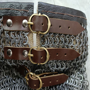 ชุดเกราะอัศวินยุคกลางแท้  ปลอกคอเหล็กถักแบบไบชอป  ปลอกคอเหล็กถักแบบกอร์เก็ต  งานฝีมือโลหะ - Product Image 4