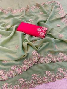 Sari indio de alta calidad en chiffon moss con lentejuelas, bordado multicolor y borde con trabajo de corte, con blusa bordada. - Product Image 6