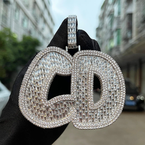 จี้เพชรโมอิสซาไนต์แบบกำหนดเอง สไตล์ฮิปฮอป VVS ประดับเพชรเต็มตัว  จี้ตัวอักษรเงินแท้ 925  จี้เพชรโมอิสซาไนต์สั่งทำ - Product Image 1