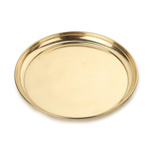 Assiette en laiton doré pour la décoration de la maison, assiette décorative en laiton simple, assiette de service traditionnelle, finition durable - Product Image 1