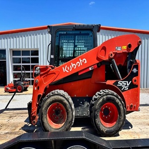 Cargadora Compacta SSV75 Resistente con Motor de 74.3 HP, Brazo de Elevación Vertical y Alto Flujo Hidráulico para Aplicaciones de Construcción - Product Image 5