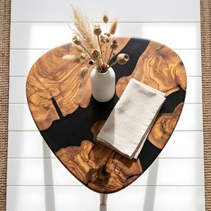Mesa de Centro de Madera de Olivo Orgánica con Resina Epoxi Negra, Diseño de Río, Hecha a Mano, Mueble Artístico Moderno, Decoración para el Hogar - Product Image 3