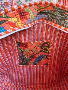 Bolso tote acolchado de algodón naranja premium con estampado floral hecho a mano, bolso de mano abierto informal para compras y viajes para mujer - Product Image 4