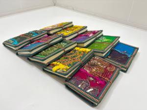 Carnets en soie de sari à design personnalisé imprimé, vente en gros, faits à la main, en papier de coton recyclé, journaux vintage reliés en tissu, cadeau - Product Image 2