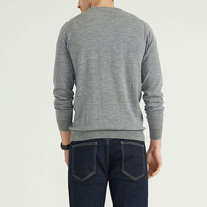 Sudadera Personalizada para Hombre en Gris Jaspeado para Invierno |   Suéter de cuello redondo liso |   Ropa Urbana Minimalista de Forro Polar de 360 g |   100% Algodón - Product Image 6