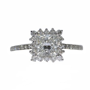 Anillo de Diamante Cultivado en Laboratorio con Corte Princesa de 1.63 CT en Oro de 18K |   Anillo de Compromiso y Boda de Lujo con Certificación IGI |   Elegante Joyería Nupcial - Product Image 2