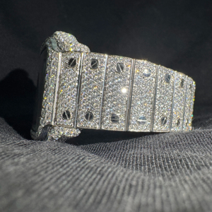 นาฬิกาโมอิสซาไนต์ทรงสี่เหลี่ยมหรูหรา ผ่านการทดสอบเพชร 100% ระดับ VVS สไตล์ฮิปฮอป ประดับคริสตัลน้ำแข็ง ตัวเรือนสแตนเลสสตีล เครื่องจักรกล ซื้อจำนวนมากได้ในสหรัฐอเมริกาและสหราชอาณาจักร - Product Image 1