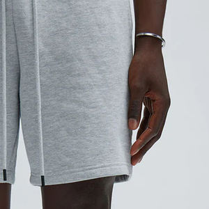 ราคาโรงงานสำหรับผู้ซื้อส่งจำนวนมาก วัสดุคุณภาพพรีเมียม นำเสนอกางเกงขาสั้นผู้ชายเนื้อผ้านุ่มสบายด้วยวัสดุขนแกะเพื่อความสะดวกสบาย - Product Image 4