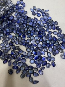 Saphir bleu naturel 4-6 mm, taille marquise, pierre précieuse de haute qualité, certifié IGI, traité thermiquement pour la fabrication de bijoux au prix d'usine - Product Image 1