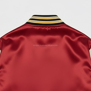 Chaqueta Universitaria de Satén con Parches de Letras de Chenilla, Bordados Decorativos, Ribetes en Contraste y Estilo Universitario Contemporáneo - Product Image 6