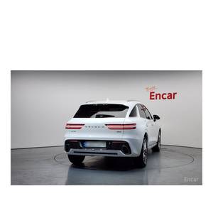 Genesis GV70 2.5T AWD Essence SUV 2024 avec 12 743 km, Volant à Gauche, Boîte Automatique, Sièges en Cuir, Caméra Arrière - Product Image 4