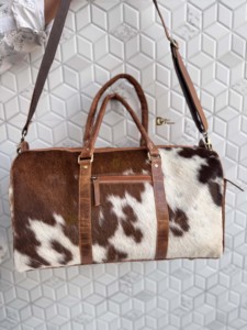 Bolsa de Viaje de Cuero Auténtico, Multiusos, Hecha a Mano, Unisex, Tamaño Grande, con Pelo de Vaca - Product Image 3