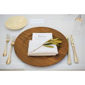 Plato Base Redondo de Madera de Acacia Hecho a Mano de 13 Pulgadas, Bandeja Decorativa de Lujo para Servir en Bodas, Fiestas y Hoteles - Product Image 6