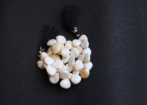 AAA Natural White Opal Smooth Heart Shape Briolette 13-14 MM White Opal Gemstone <b>Beads</b> 8.5 Inch Smooth Heart <b>Beads</b> For Jewelry - Product Image 4