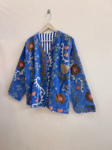 Veste en velours brodée à la main Suzani, manteau pour femme, veste Suzani, cadeau pour elle - Product Image 4