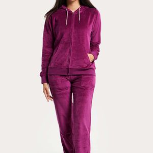 Ensemble de survêtement en velours pour femme à prix abordable – Sweat à capuche et pantalon de jogging en velours doux – Tenue de sport décontractée et confortable - Product Image 5