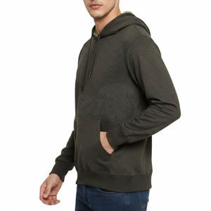 Présentation des sweats à capuche pour hommes avec un tissu épais et une doublure intérieure chaude pour une utilisation en saison froide - Product Image 2
