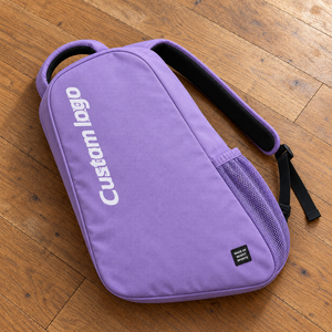 Sac de transport pour équipement de squash avec impression de logo personnalisé, bretelles rembourrées, poche latérale en mesh pour l'entraînement et le transport - Product Image 1